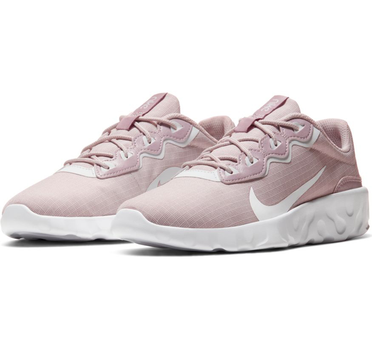 nike wmns explore strada