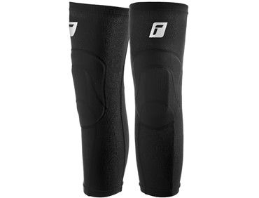 REUSCH SUPREME KNEE PROTECTOR SLEEVE