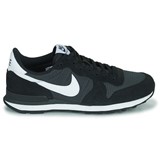 NIKE W INTERNATIONALIST
